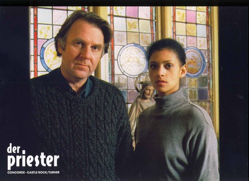 Der priester aushangfoto a4 - der,
